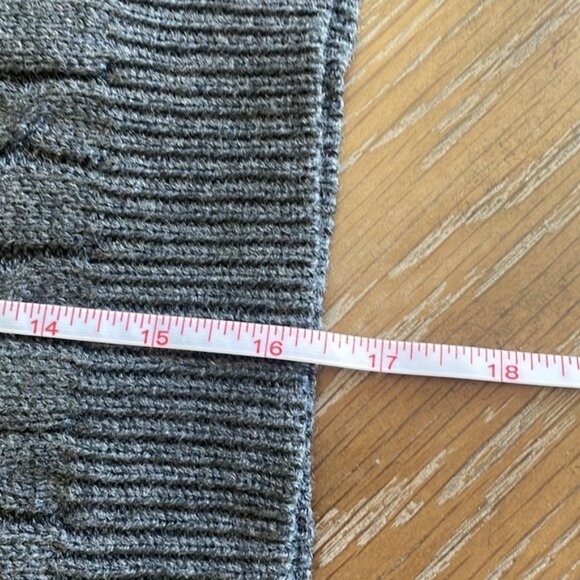 SHEIN Cropped Sweater Vest - Picture 5 of 6